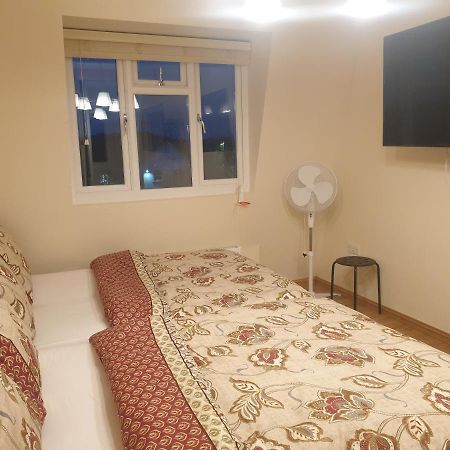 London Luxury 3 Bedroom 2 Bathrooms Flat 1 Min To Redbridge Station Free Parking & Wifi Wanstead Ngoại thất bức ảnh