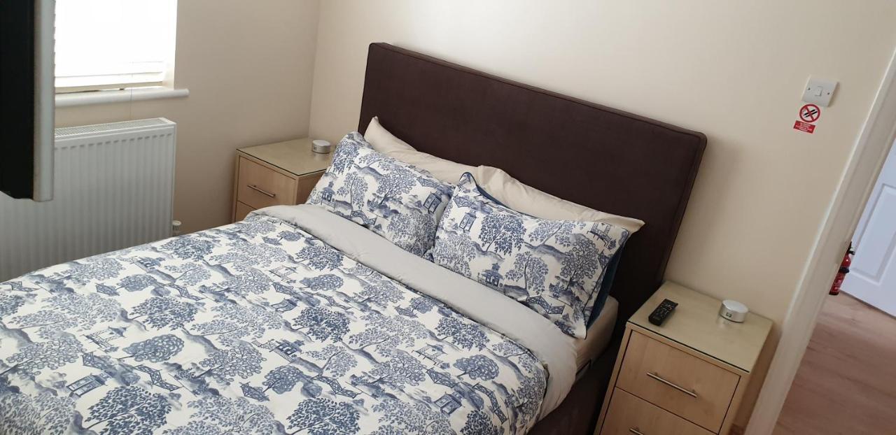 London Luxury 3 Bedroom 2 Bathrooms Flat 1 Min To Redbridge Station Free Parking & Wifi Wanstead Ngoại thất bức ảnh