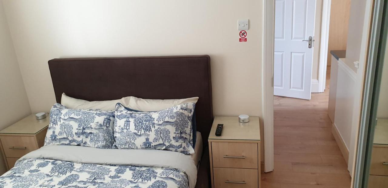 London Luxury 3 Bedroom 2 Bathrooms Flat 1 Min To Redbridge Station Free Parking & Wifi Wanstead Ngoại thất bức ảnh