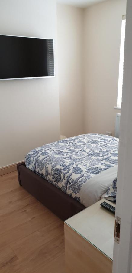 London Luxury 3 Bedroom 2 Bathrooms Flat 1 Min To Redbridge Station Free Parking & Wifi Wanstead Ngoại thất bức ảnh