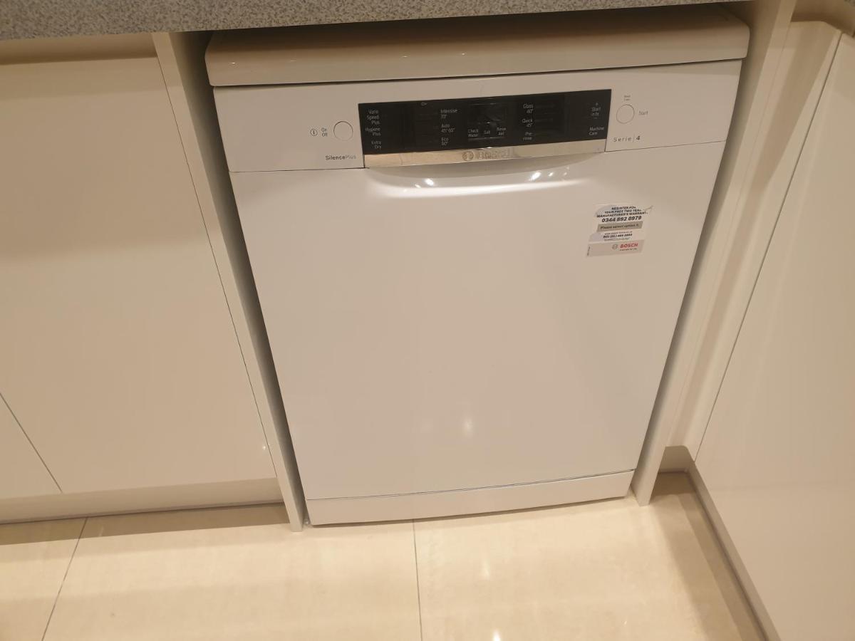 London Luxury 3 Bedroom 2 Bathrooms Flat 1 Min To Redbridge Station Free Parking & Wifi Wanstead Ngoại thất bức ảnh